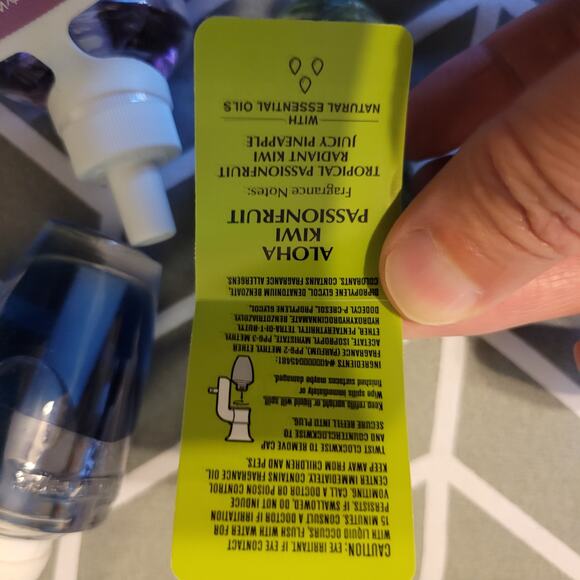 Wallflower Fragrance 5 Bulbs Assorted Lavender, Balsam, Mint, Linen, Aloha NEW - Picture 2 of 8